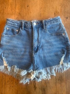 Astonishing Power High-Rise Frayed Hem Denim Shorts - Blue